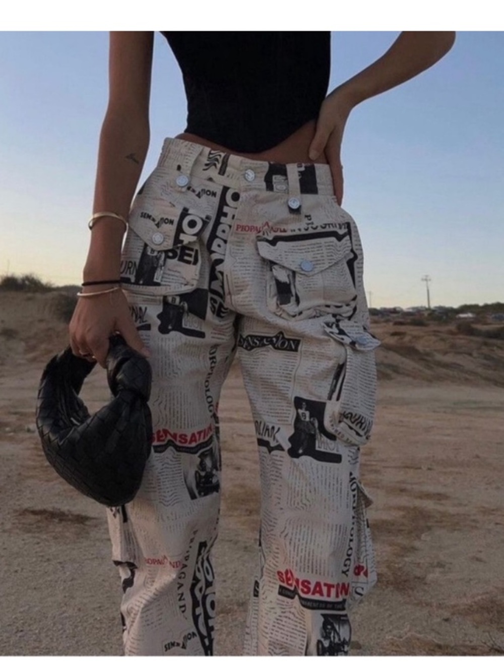 With Jean Tommy Cargo Pants Newspaper Print Size xs